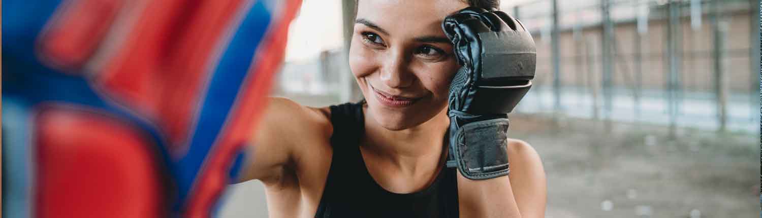Workout - Kampfsport - Fitness - Selbstverteidigung - Selbstbehauptung - Kickboxen-Kampfsport - Sicherheit - Spass - Sport - Kampfkunst
